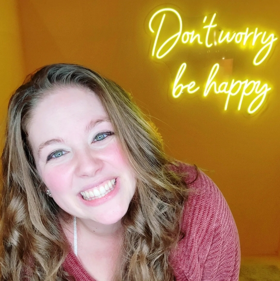 Meet your Posher, Megan - Picture 1 of 12